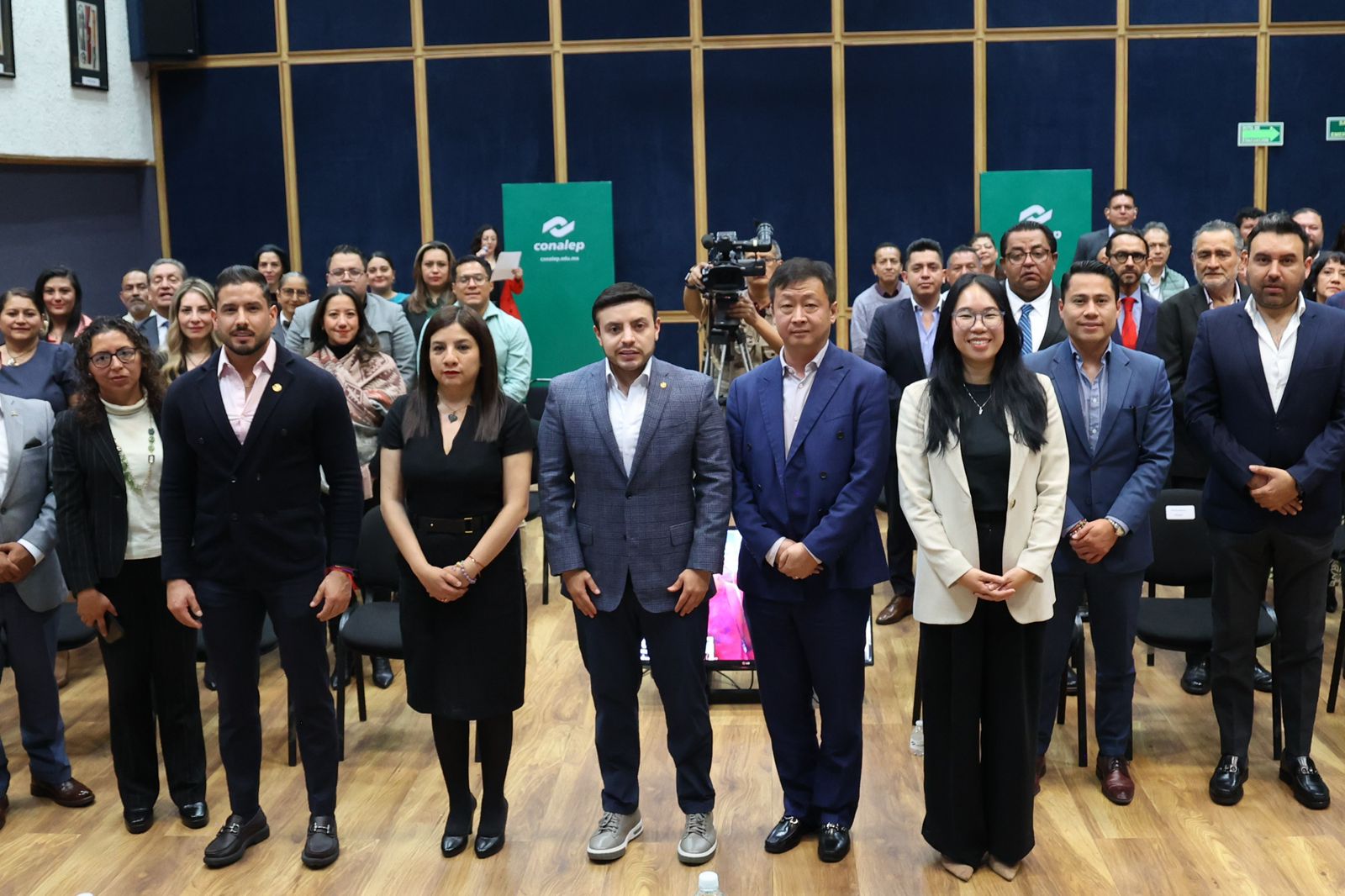 CONVENIO CONALEP-HUAWEY FOTO 2 