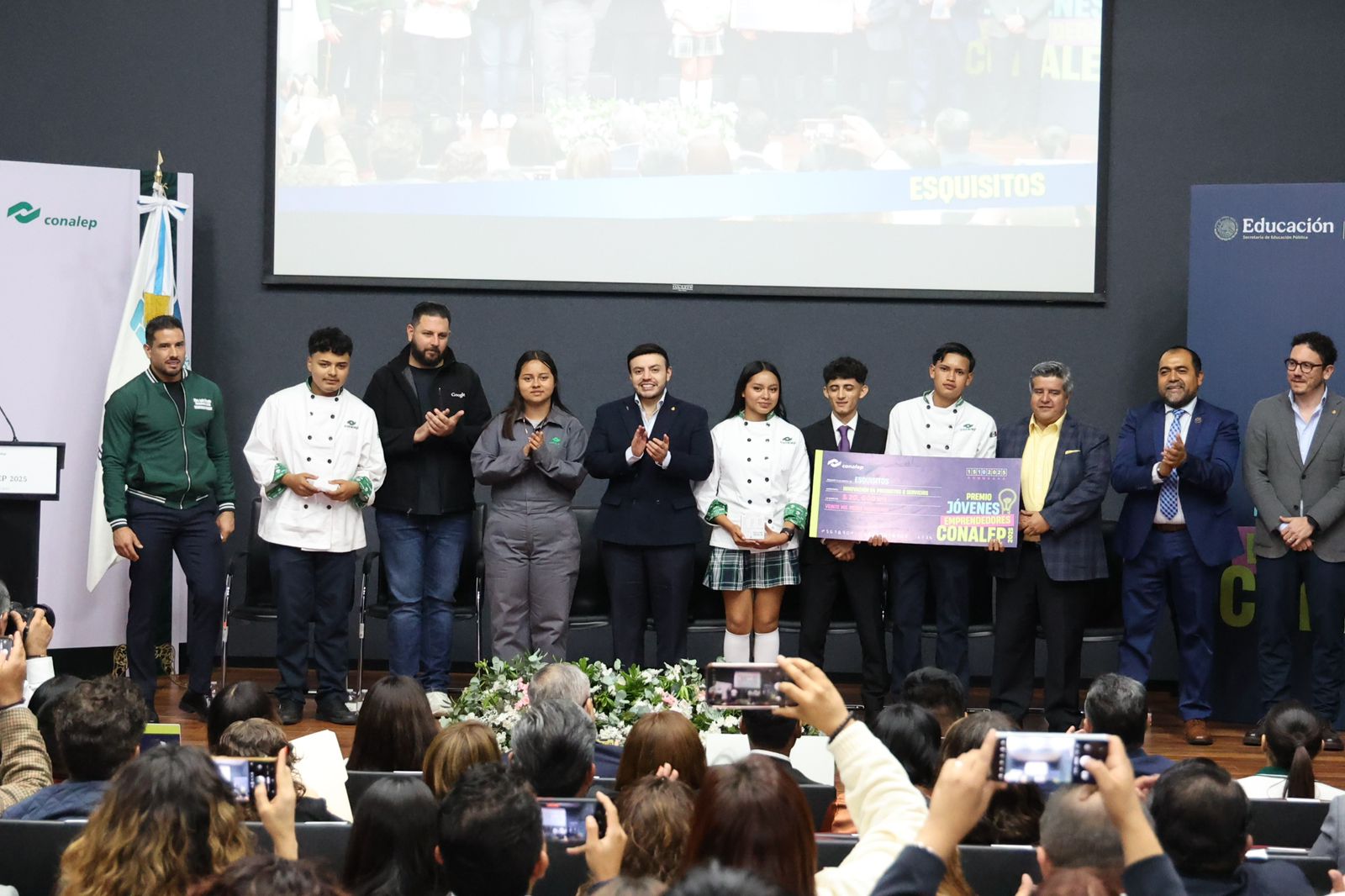 ENTREGA DEL PREMIO JOVENES EMPRENDEDORES 