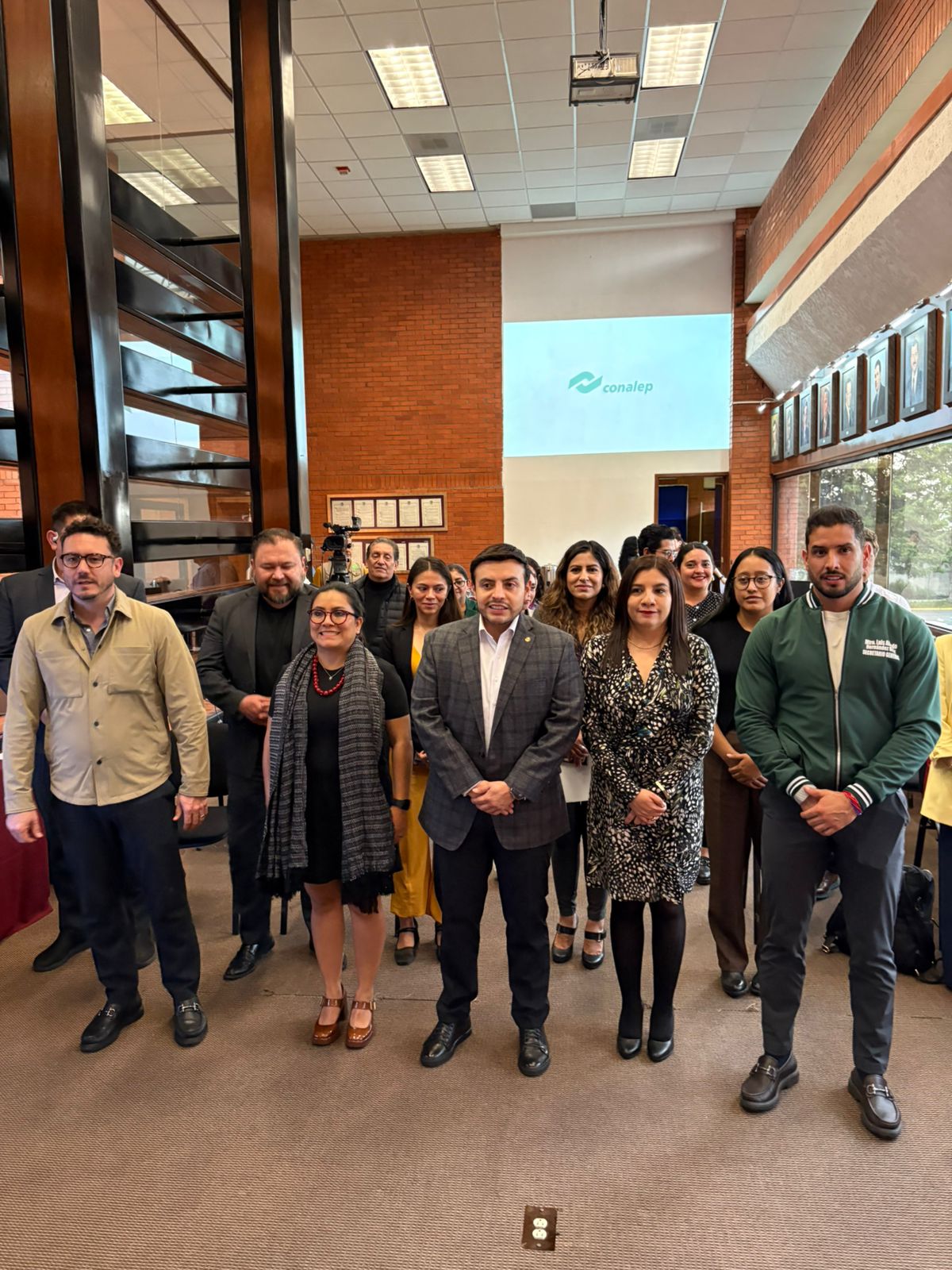 FOTO 2 FIRMA DE CONVENIO CON PROJECT HOPE