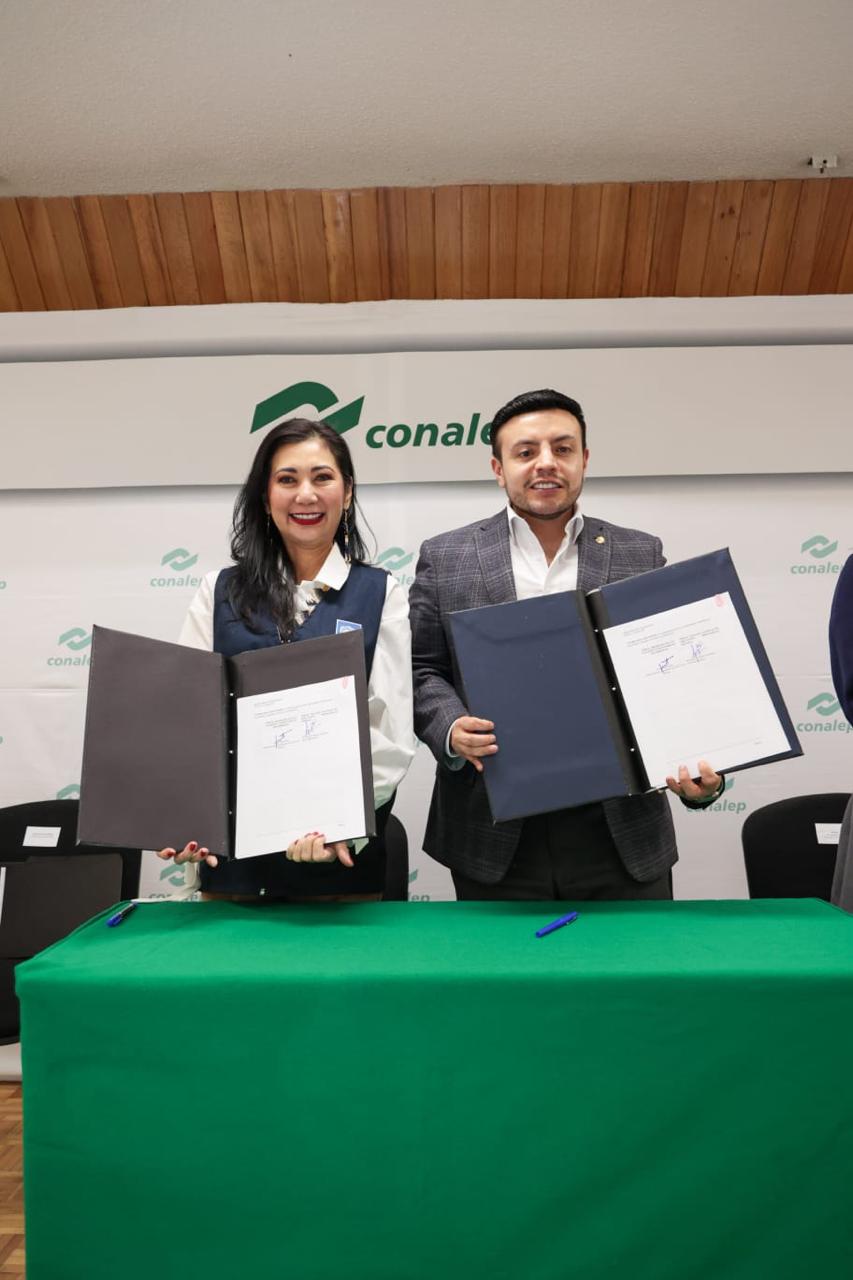 FOTO 2 FIRMA CONALEP -PNUD