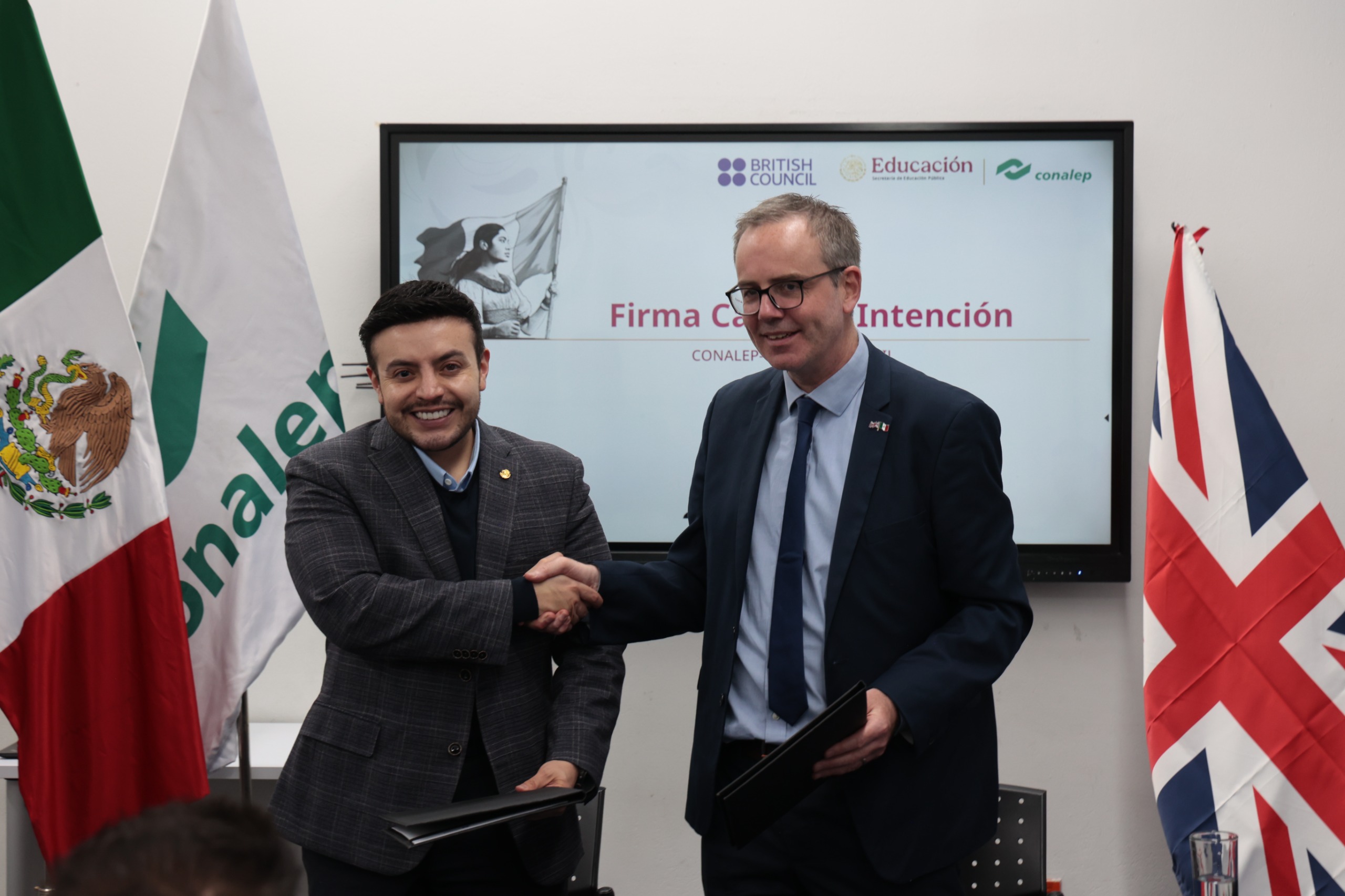 FIRMA DE LA CARTA INTENCIÓN  FOTO 4