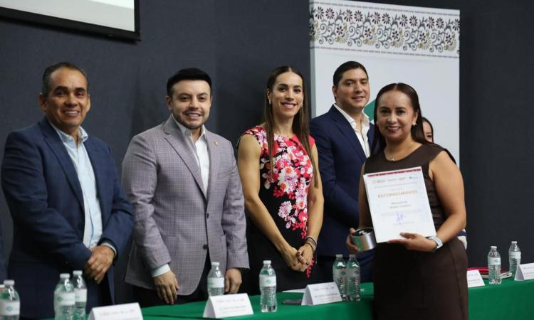 ENTREGA RECONOCIMIENTOS ANTIGÜEDAD FOTO PORTADA 
