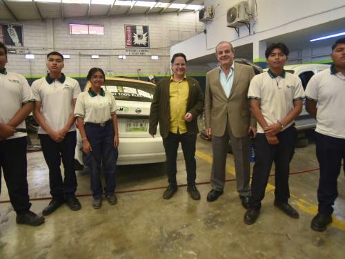 CONALEP Nuevo León y la empresa Electric Vehicles & Hybrids, firman convenio de colaboración