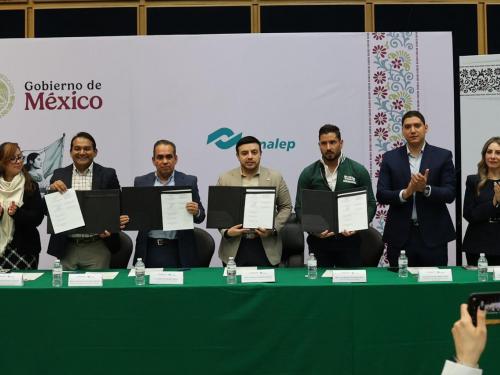 FOTO 1 PRESENTACIÓN DEL MANUAL DE PRESTACIONES 